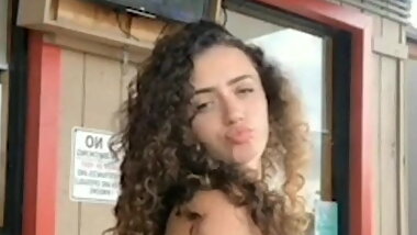 Tik Tok Female: Super fine Pawg chick