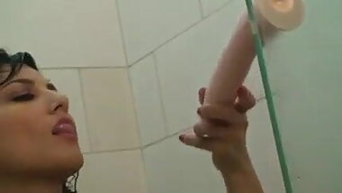 Cheating bathroom sex
