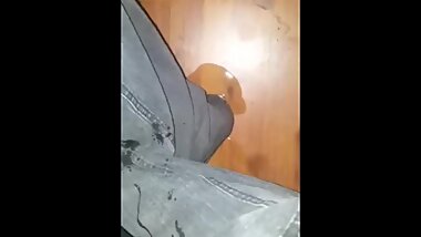 Gamer guy pissing his jeans in his chair