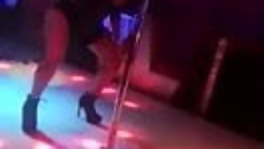 Banely Piernuda Tubo