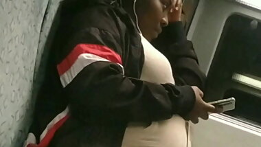 Schwangeres Afro Girl mit lecker Milchtitten