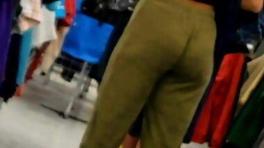 Candid Voyeur cute college girl with nice ass