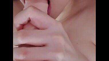 Amateur Asian Shows How to Suck Daddy's Cock