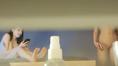 Window peeing lesbians