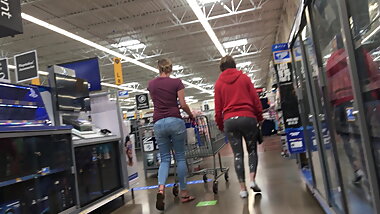 Nice ass in leggings