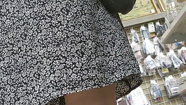 Her friend upskirted