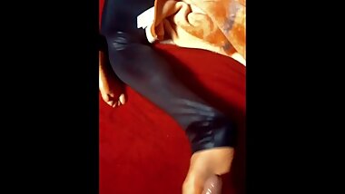 Footjob sweat feet legging