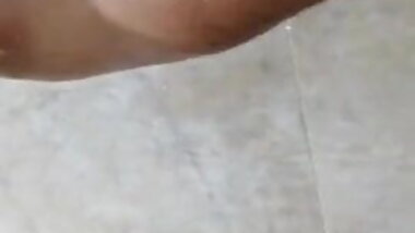 A esto llamo espiar under door bedroom