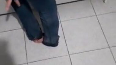 Feet Shaking