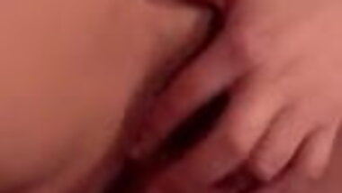 Mamacita adolecente masturbandose