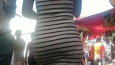 Nena de cuerpo precioso con su mami