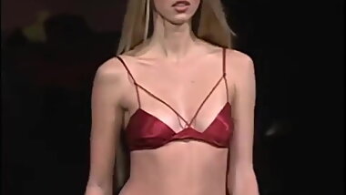 Victoria's Secret Fashion Show 1999 (II)