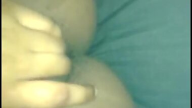 Fingering that wet pwussy