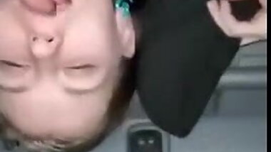 Jeune baisee par un vieux dans un fourgon