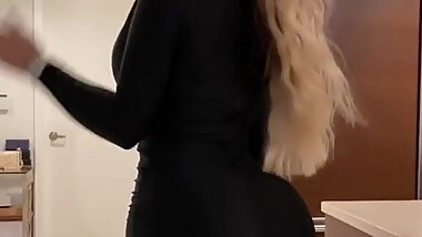 Young ukrainian deepthroat queen posing in leather dress