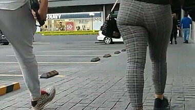 Chaparrita de culo riquisimo.