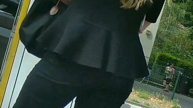 Sexy Blondine mit Knackarsch