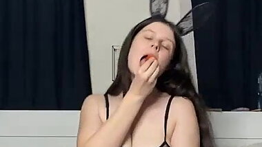 Teasing you on my daaddys bed