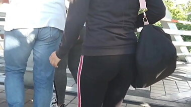 adolecente nalgona riquisima