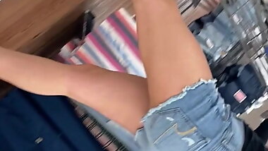 Sexy teen short short candid