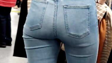 Candid Voyeur Nice Teen Ass in Jeans