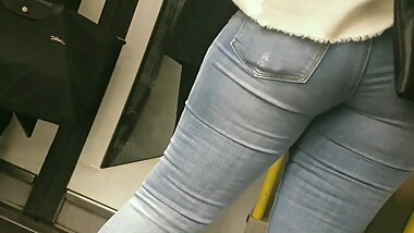 Hot turkish Ass in Jeans