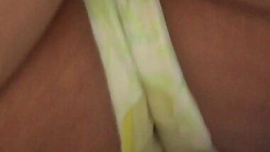 Bajo vestido Hermoso culo redondo