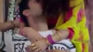 Desi girl has sex for the first time with her boyfriend