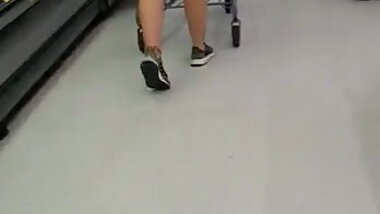 Shorty pawg with nice and jiggly ass