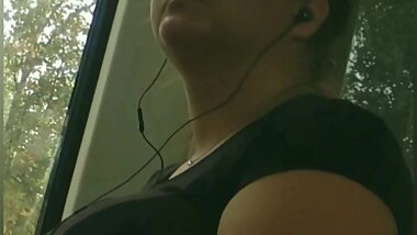 Junges molliges Girl mit Mega Titten