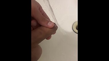 Amature guy wash his cock