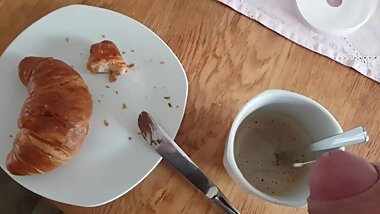 OMG! i cum in her coffee - she is on the toilet! I have no time