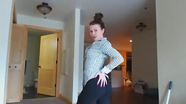Sexy dancer likes to take her clothes off