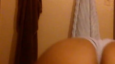 her first twerk attempt