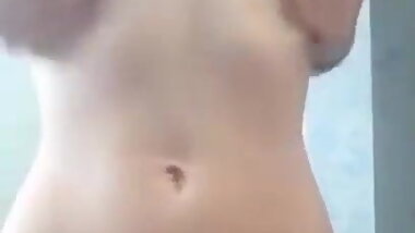 Diciottenne arrapata