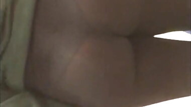 Reup teen Latina likes attention stretches pull up