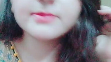 lahore pakistan hot girl, her name is Rida Choudry, she would have sex