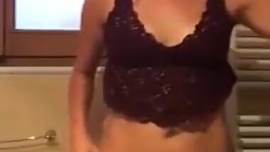 Whatsapp nude video of my girlfriend