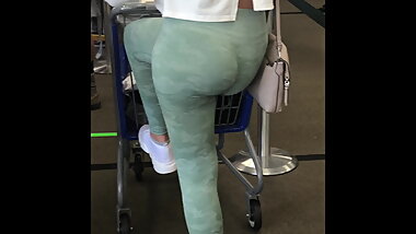 Beautiful Candid Leggings Ass